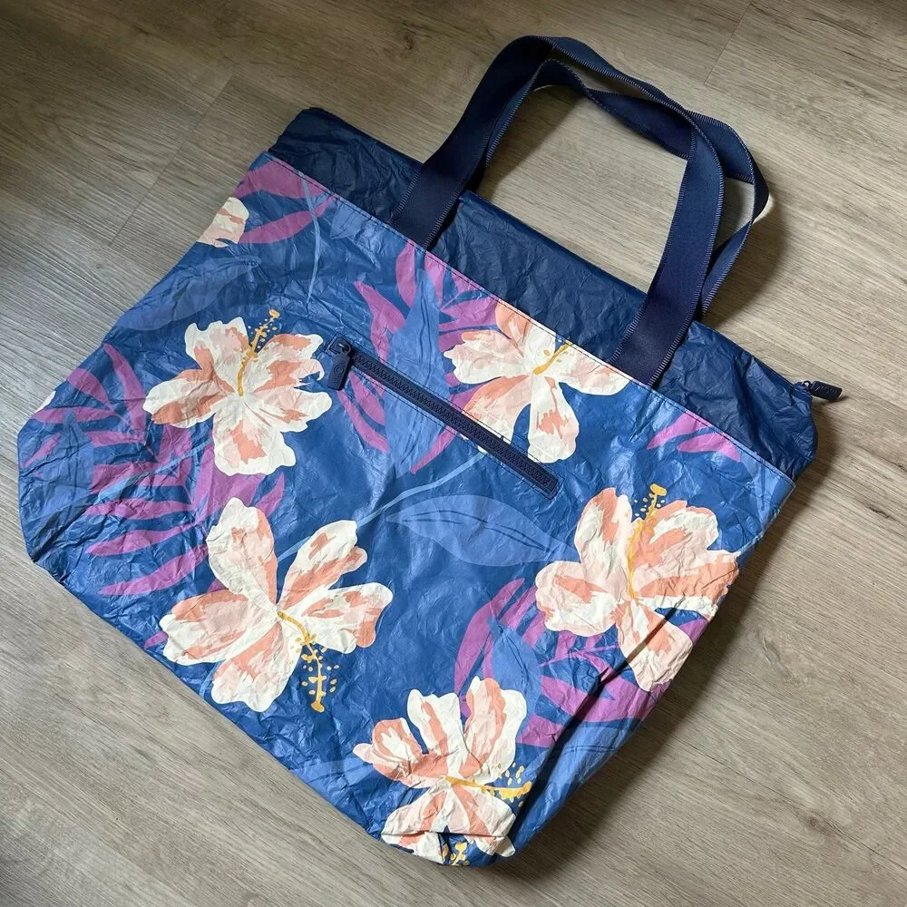 Aloha Collection Day Tripper Tote Bag Adrift Serene Hibiscus Floral Print Blue